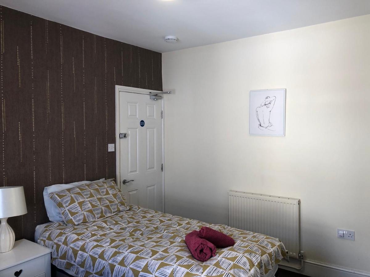 Comfortable Home Away From Home, Town Centre, Free Parking,Multiple Rooms 切尔滕纳姆 外观 照片