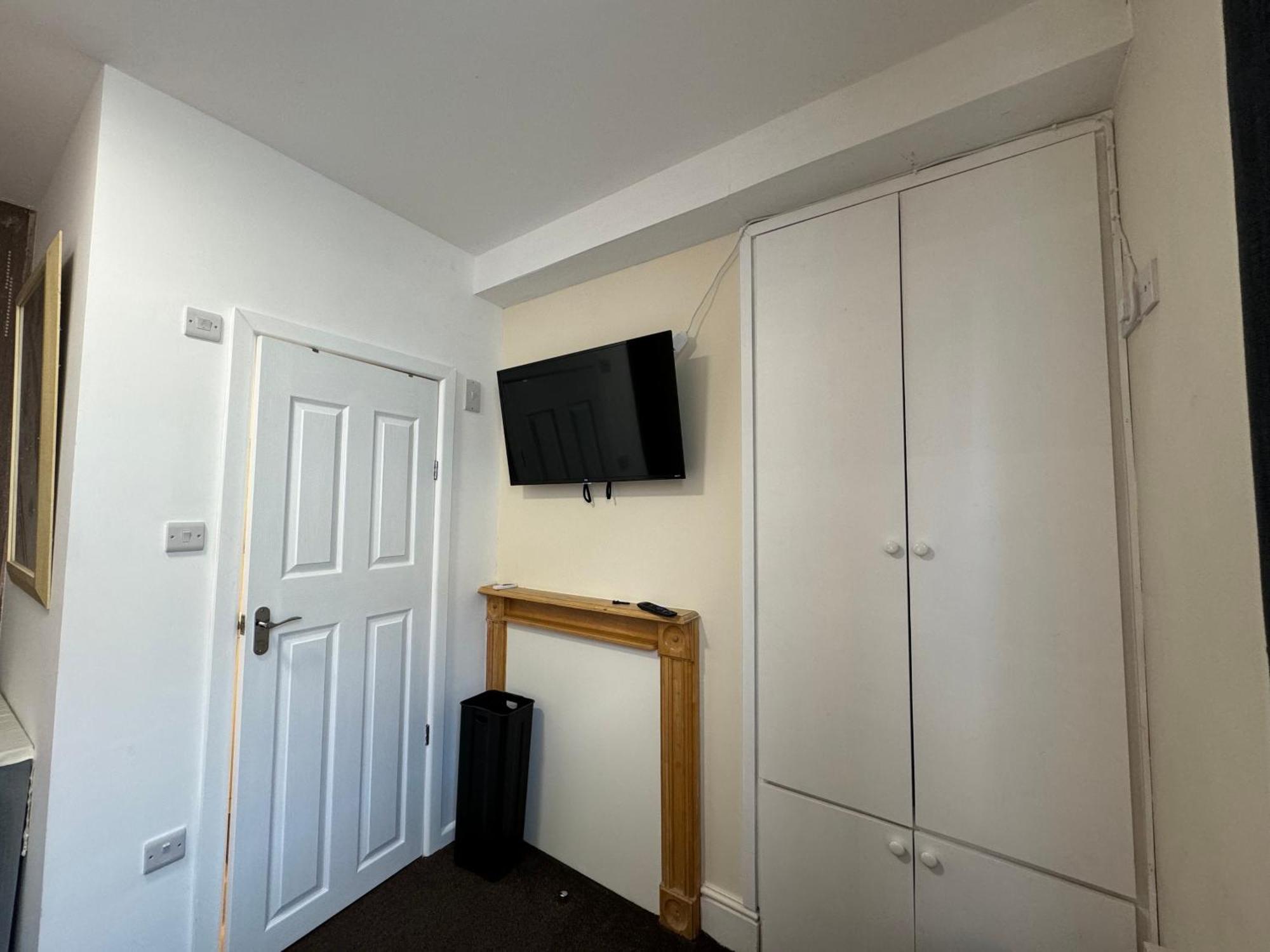 Comfortable Home Away From Home, Town Centre, Free Parking,Multiple Rooms 切尔滕纳姆 外观 照片
