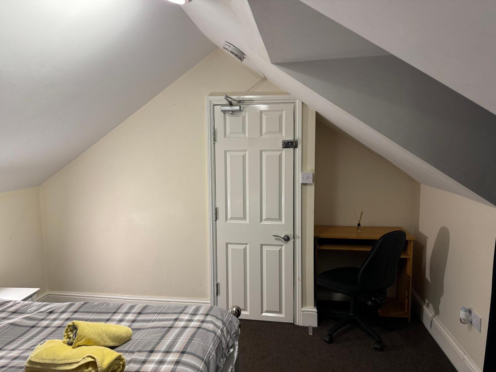 Comfortable Home Away From Home, Town Centre, Free Parking,Multiple Rooms 切尔滕纳姆 外观 照片