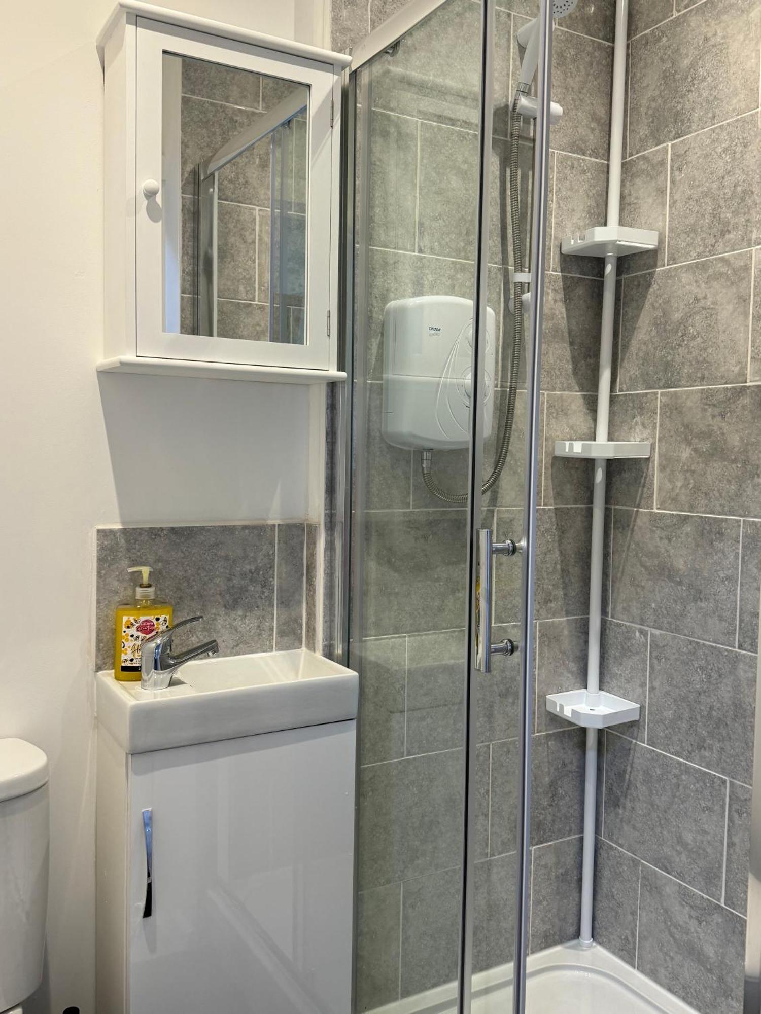 Comfortable Home Away From Home, Town Centre, Free Parking,Multiple Rooms 切尔滕纳姆 外观 照片