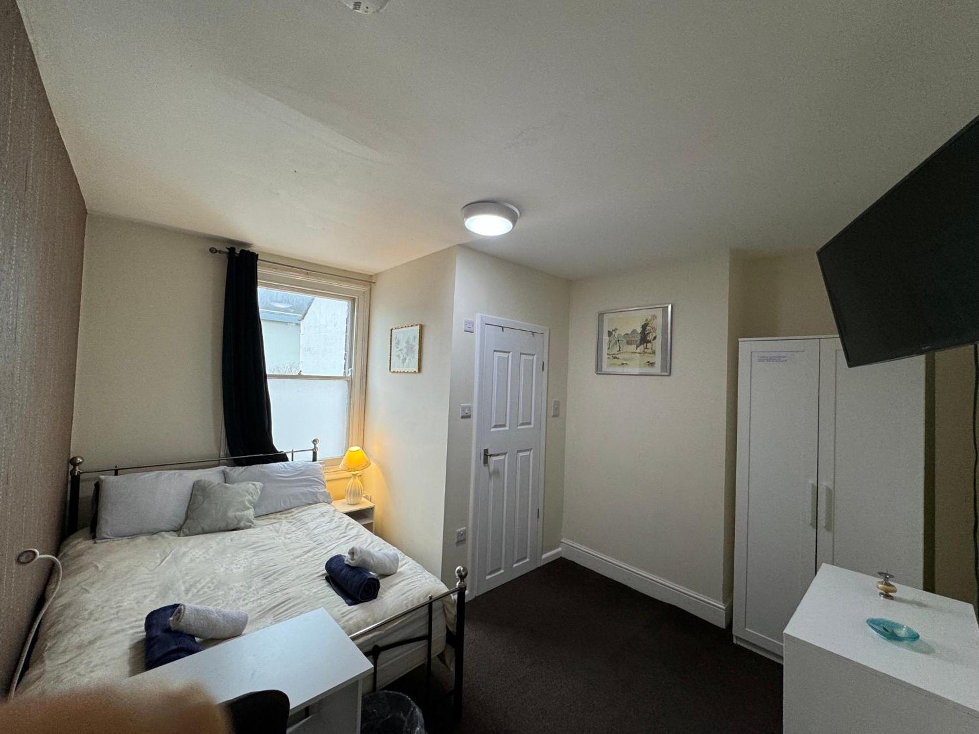 Comfortable Home Away From Home, Town Centre, Free Parking,Multiple Rooms 切尔滕纳姆 外观 照片